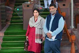 Jan adhikar party pappu yadav shows ambulances found unused, covered with tarpaulin and parked, on premises belonging to the bjp mp rajeev pratap rudy. Pappu Yadav Meets Narendra Modi Sparks Speculation