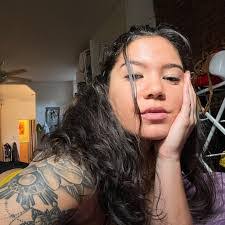 Marisa Bella's Instagram, Twitter & Facebook