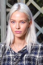 Visualizza altre idee su capelli biondi bianchi, capelli, capelli biondi. Capelli Bianchi E Tagli Moderni A Cui Ispirarsi Archzine It