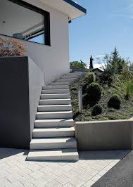 The Tocano Step Program Harmoniously Adds Steps And Stairs To The Garden Garten Stufen Gartengestaltung Treppe Aussen