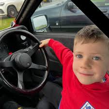 Hi is there any difference between 1600i