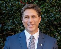 Sean Dacey's Instagram, Twitter & Facebook