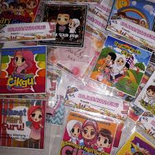 Fridge magnet , pvc keychain , sticker. Cenderahati Fridge Magnet Hari Guru Shopee Malaysia