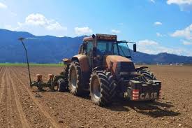 Das marchfeld ist der gemüselieferant wiens und besitzt sehr fruchtbare böden. New Holland T7 290 Mit Einer Vaderstad Tempo V8 Und Lenksystem Tam Plm Agrarheute Com