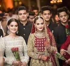 Most Expensive Wedding In Asia Isha Ambani Daughter Of Indian Billionaire Mukesh Ambani Pakistani Wedding Outfits Pakistani Bridal Wear Desi Wedding Dresses