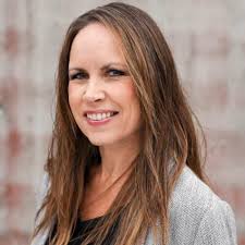 Lukas og Frida har en stor, kristen vennegjeng. Nå vil de sørge for at  flere kan få det sånn