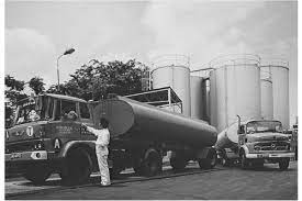 We offer a comprehensive range of quality products of exceptional width and depth from vegetable cooking oil, vegetable ghee, to bakery & specialty fats. About Us Ngo Chew Hong