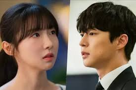 The Story of Parks Marriage Contract Episode 9: Penuh Emosi Joo Hyun Young  Menghadang Bae In Hyuk yang Ingin Menjenguk Lee Se Young
