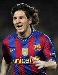 Try out this long messy ponytails style in the easiest manner. Messi Leo Messi Lionel Messi Messi