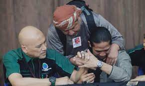 Empat resolusi lain ialah menggesa semua umat islam bersatu tanpa mengira latar belakang bagi memperjuangkan baitulmaqdis; Yusuf Azmi Sah Keluar Ppim