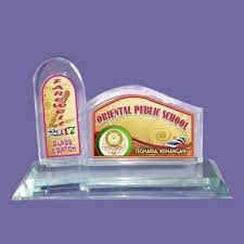 It is one of those emotional moments in an organization where you have to bid adieu to your favorite person. Farewell Momento At Rs 145 Piece Momentos Id 15065259412