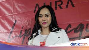 Gugatan cerai tersebut dilayangkan ke pengadilan agama jakarta selatan. Agama Jadi Alasan Eryck Begitu Spesial Di Mata Aura Kasih