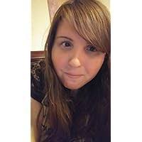 Holly Ellard's Instagram, Twitter & Facebook