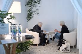Χριστίνα 1989 ο χαρτοπαίκτης και το χαμίνι: Intuitive Reading With Maria Papapetros This Is What It Maybe Sorta Feels Like To Live Like Gwyneth Paltrow For A Day Popsugar Fitness Middle East Photo 5