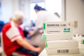 Kedden 550 ezer adag kínai sinopharm vakcina érkezett magyarországra, de az oltóanyag gyors engedélyezése annak ellenére sem garantált, hogy a kormány jelentősen lazított az erre vonatkozó. Osszeer A Kinai Vakcinabiznisz Es A Botranyos Lelegeztetogep Beszerzes G7 Gazdasagi Sztorik Erthetoen