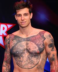 Dort erfreute sich das tattoomodel bei den zuschauern jan sokolowsky geht in seiner freizeit gerne auf reisen und hält sich selbst für einen lebenskünstler. Jan Sokolowsky Ninja Warrior Sport De