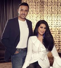 حرص السينارست مدحت العدل، علي حضور عزاء مدحت اسماعيل، وتقديم واحب العزاء الي السفيرة ايناس مكاوي، وبدأ العزاء في مسجد عمرو مكرم بالتحرير. ØµØ§Ø¨Ø± Ø§Ù„Ø±Ø¨Ø§Ø¹ÙŠ ÙŠØ±Ø²Ù‚ Ø¨Ø·ÙÙ„ØªÙ‡ Ø§Ù„Ø®Ø§Ù…Ø³Ø© ØªØ¹Ø±ÙÙŠ Ø¹Ù„Ù‰ Ø§Ø³Ù…Ù‡Ø§ Ø§Ù„ØºØ±ÙŠØ¨ Ø³ÙŠØ¯ØªÙŠ