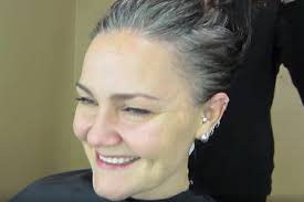 Tuttavia, questo colore richiede una manutenzione regolare e rigorosa. Come Smettere Di Tingersi I Capelli Il Circolo