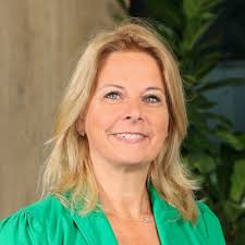 Het eerste project van Vrije Woonvormen is een feit✨ Samen met  @JanHoedemaker gaan wij het huis van @SjaneMarieKoppers toekomstproof  maken! En dat betekent: Een nieuwe woning voor Sjane die voldoet…