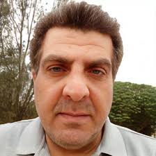 تعلن شبكة الحدود عن تنظيمها لمسابقة "نهفات سياسية" لإختيار الرئيس الأنهف،  والتي ستنطلق فعاليات الجولة الأولى في مساء اليوم السبت، من برأيكم سيكون  الفائز ويحصل على جائزة سمكة البيض الذهبية؟