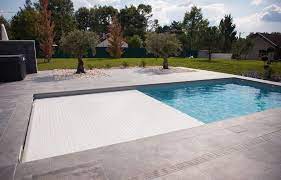 Çeşme'de deneyimli ve profesyonel havuz kapama sistemleri üzerine çalışan dsn yapi ile 0 232 453 45 53 numaralı telefondan. Pool Office