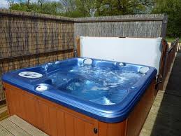Spacious lakefront condo on table rock. Log Cabin With Hot Tub And Free Fishing Bluebell Updated 2021 Tripadvisor Stamford Vacation Rental