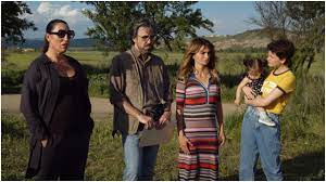 Pedro almodóvar es el director español más importante de la historia reciente. Pedro Almodovar Eroffnet Filmfestival Von Venedig Mit Madres Paralelas Romanistik Blog