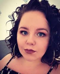 Lori Fewell's Instagram, Twitter & Facebook