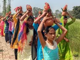 Devotees swing in Kalash Yatra, Mahashakti Kali Puja Committee will  organize programs for nine days | सुल्तानपुर के बल्दीराय में राम कथा का  शुभारंभ: कलश यात्रा में झूमे भक्त, महाशक्ति ...