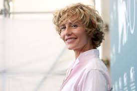 Pour preuve, elle participe au film d'horreur haute tension (2003). Who Is Cecile De France The New Pope Star S Age And Previous Roles