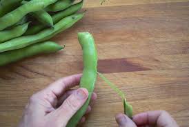 Kue moci kacang di indonesia, kue berbahan tepung beras ketan berisi kacang manis diselubungi biji wijen. Cara Mengupas Atau Kacang Shell Fava