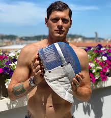 Jun 01, 2021 · il figlio di aimone di savoia, per breve tempo re di croazia, si è spento ad arezzo, per un arresto cardiaco. Aldo Montano Pagina Ufficiale Facebook