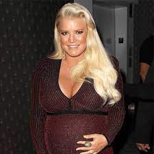 Jessica simpson has posted a video of herself on twitter doing ear candling—a method of drawing out ear wax suggested by her stylist, ken paves. Jessica Simpson S Old Hollywood Waves Behindthechair Com