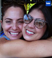 👉Aitana está acorralada por sus enemigas Roxana y Sandra. ¡Estas dos no le  dan tregua! Pero no hay que preocuparse, el mal siempre tiene su vuelta.  Nos hacen rabiar, pero hay que