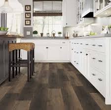 50 Unique Kitchen Flooring Ideas For A Lively Step Houseminds In 2020 Kitchen Flooring Best Wood Flooring Laminate Flooring In Kitchen