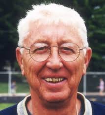 College notes: Ex-East Grand Rapids coach George Barcheski to be honored by  alma mater Aquinas