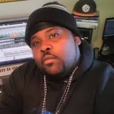 Stream Mae Monroe music