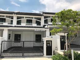 Land area 24x75,22x75, 22×70, 20×70 built up 2019sqft 5bedrooms 3bathrooms unit with kitchen cabinet corner unit 24x75 rental price excluded maintenance fee. Eco Majestic Cradleton Semenyih Intermediate 2 Sty Terrace Link House 4 Bedrooms For Sale Iproperty Com My