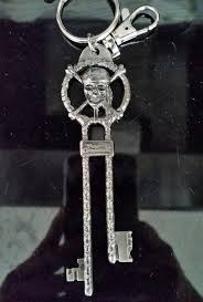 Pirates Of The Caribbean Dead Man S Chest Davy Jones Disney Pirates Of The Caribbean Dead Mans Chest Davy Jones Key Ring Skeleton Key Pirates Of The Caribbean Davy Jones Pirates