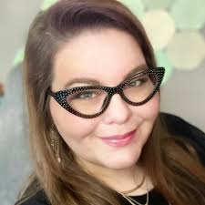 Pam Rose Moor (@THEMrsDesign)