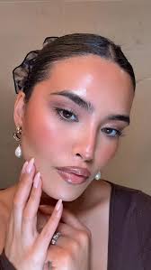 I've been wearing this EVERYDAY 🤍 @maybelline lifter liner in shade Player  (this lit does not budge) @iconicbronze caramel drizzle lip balm (code  OMV20) BA #lipcombo #makeuptutorial #lipstick #lipcombotutorial #nudelip  #bestlipgloss #makeupartist #