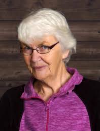 Marilyn Strom's Instagram, Twitter & Facebook