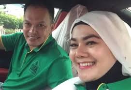 Dia bilang tidak menemui kata sepakat dengan calon pembeli yang berniat membayar rp. Faisal Harris Sarita Abdul Mukti Akur Di Ulang Tahun Putrinya Seleb Tempo Co