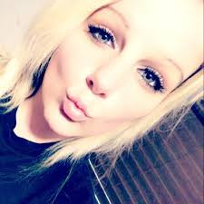 Lacey Hoyt's Instagram, Twitter & Facebook