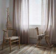 Sono da preferire per completare l'arredamento di ambienti piccoli, grazie all'ingombro ridotto e alla praticità del meccanismo di apertura. Tende Moderne Modelli Idee E Foto Irresistibili Glamcasamagazine