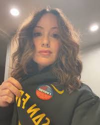 Courtney Jaye's Instagram, Twitter & Facebook