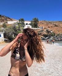 Μητέρα εδώ και δύο εβδομάδες. H Anna Mpoysdoykoy Me Entypwsiako Kormi Se Mia Fwtografia Me Magio Poy Den Mas Exei Synh8isei Eikones Thecaller