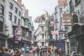 Written and designed in collaboration with the cast and crew that brought j. 7 Holiday Secrets Of Universal Orlando S Wizarding World Of Harry Potter