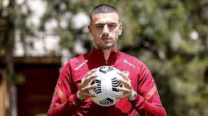 Zaten alt yaş gruplarında milli formayı ve çekti de. Milli Futbolcu Merih Demiral Avrupa Da Turklerin Basarisi Konusuluyor