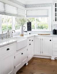 One of the biggest trends in kitchens right now is matte black! 15 Popular Hardware Styles For Kitchens With Shaker Cabinets